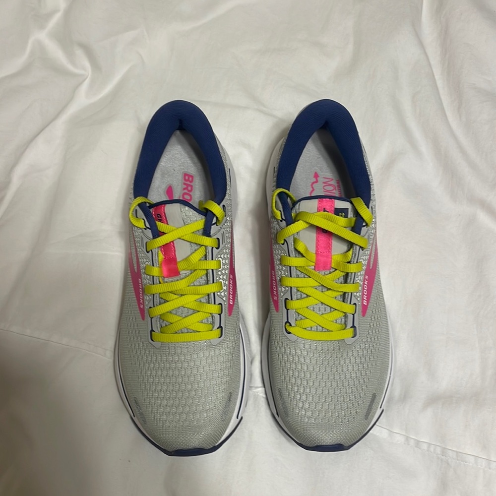 Brooks Ghost 14 Running Shows